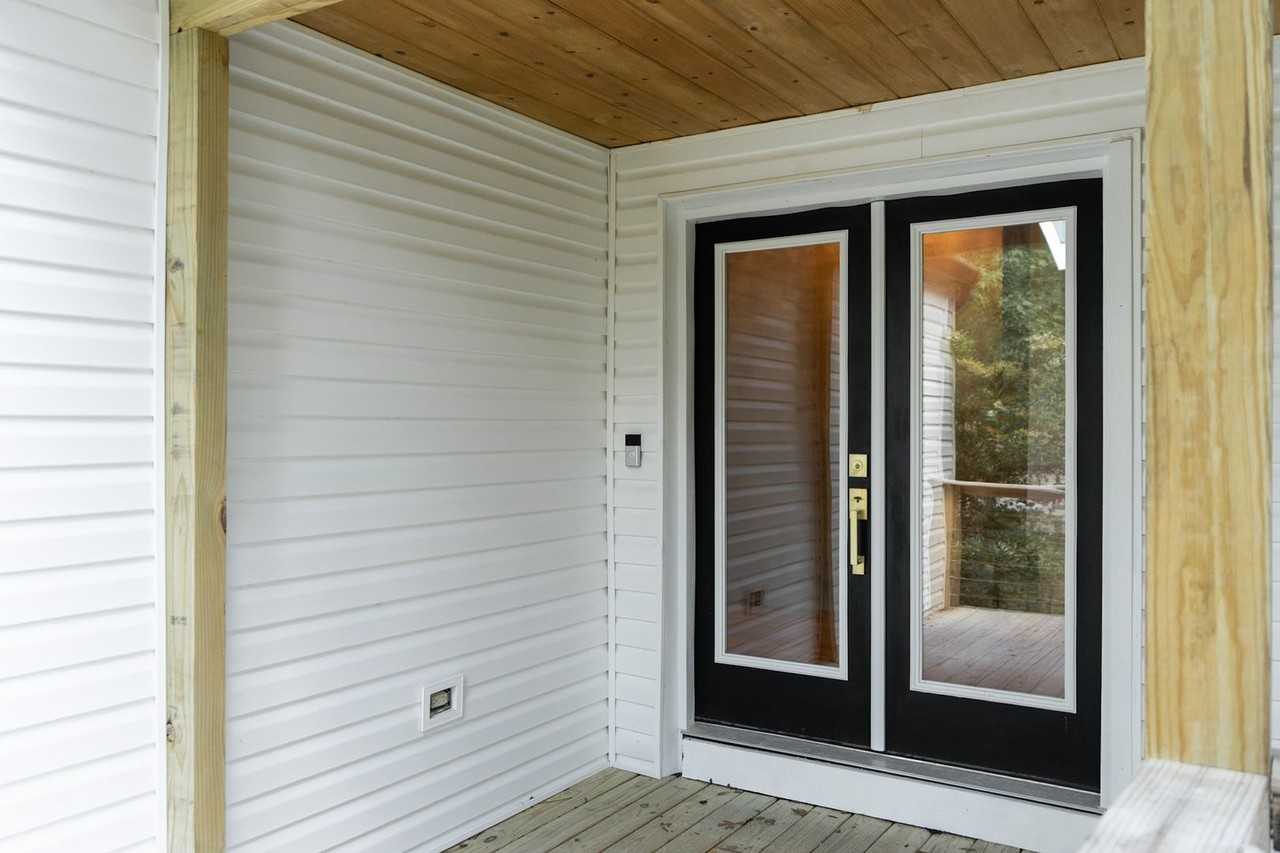 1 Woodbridge Way - Photo 2 of 50