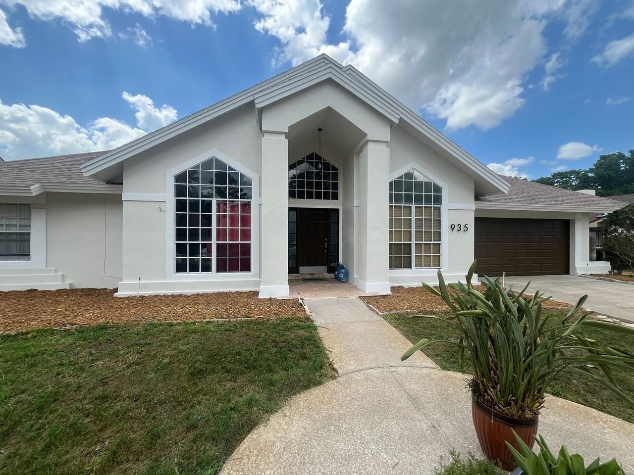 935 Shriver Cir - Photo 3 of 9