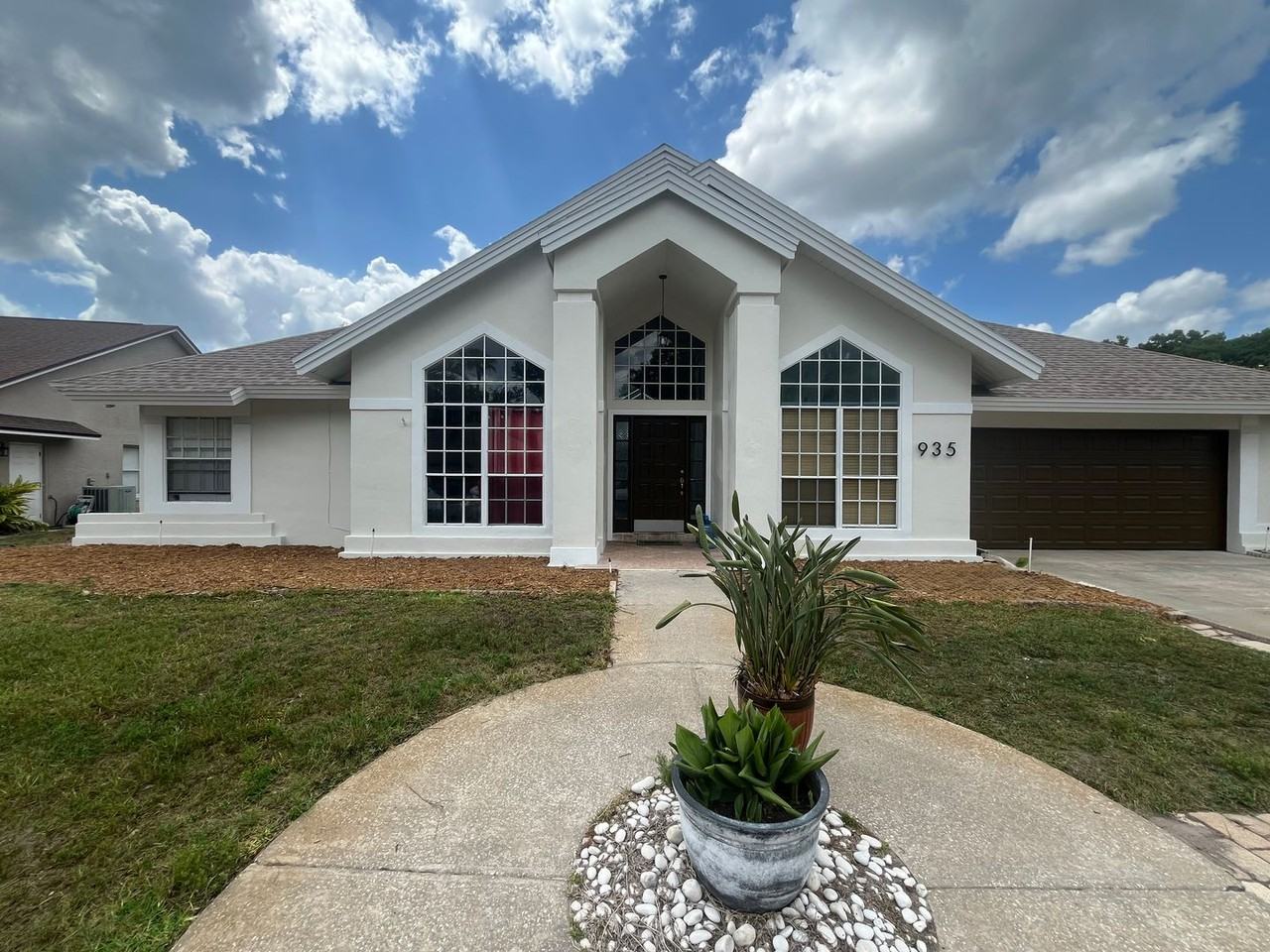 935 Shriver Cir - Photo 4 of 9