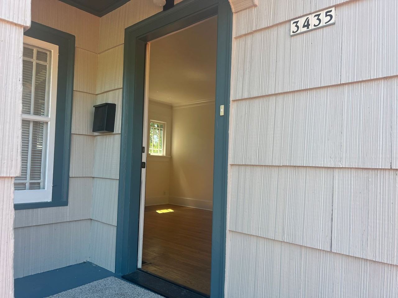 3435 Ne 26th Ave - Photo 2 of 28