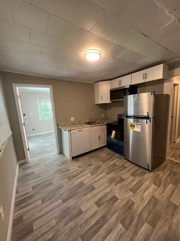 1112 East Dr - Photo 3 of 19