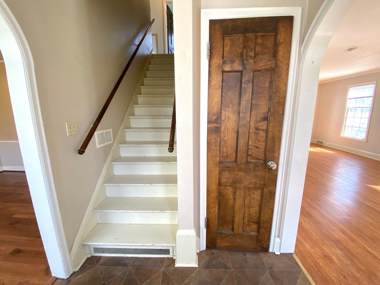 1215 14th Ave N - Photo 4 of 33