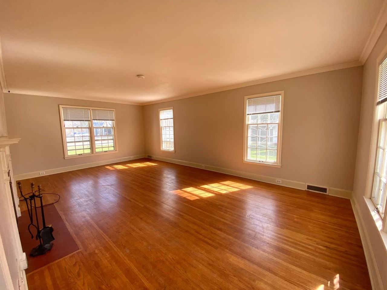 1215 14th Ave N - Photo 2 of 33