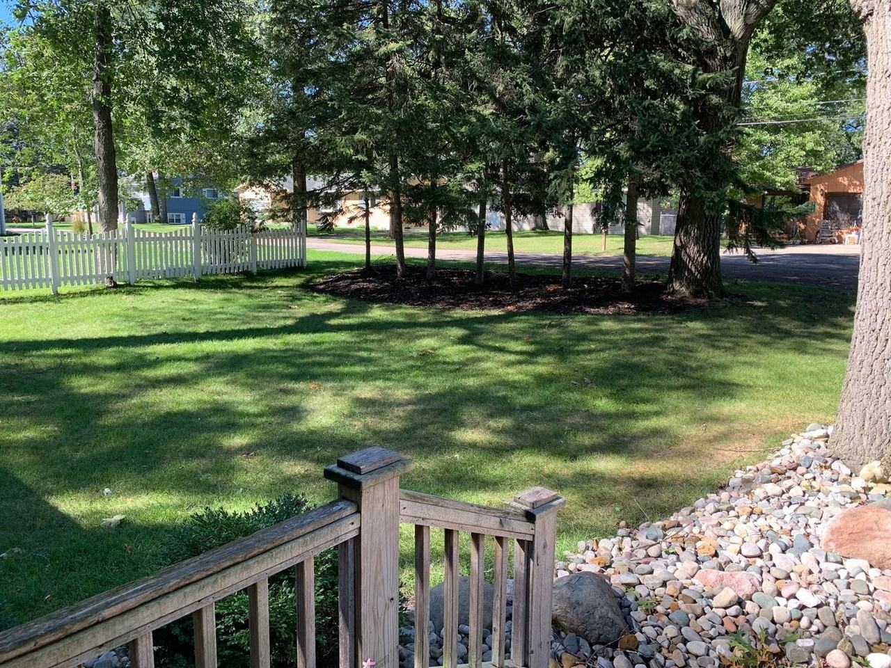 512 W Bay St - Photo 2 of 9