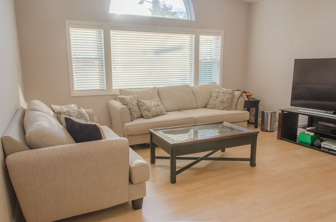 7040 21st Ave Ne - Photo 2 of 25