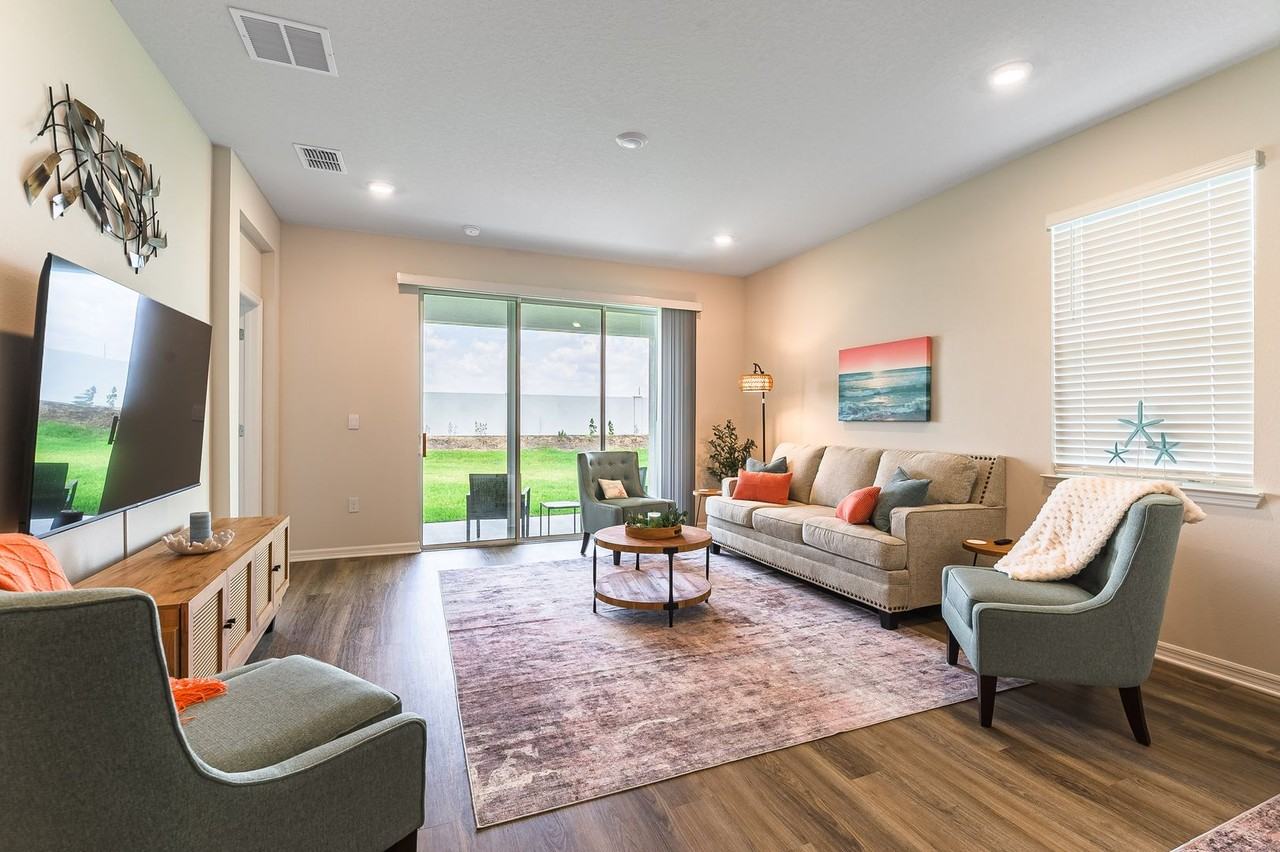 18352 Cropside Trail