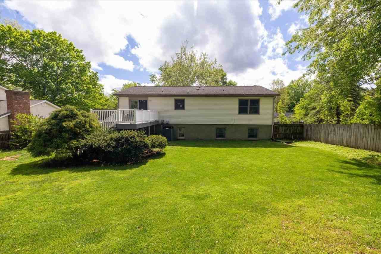 305 Woodbine Dr - Photo 2 of 36