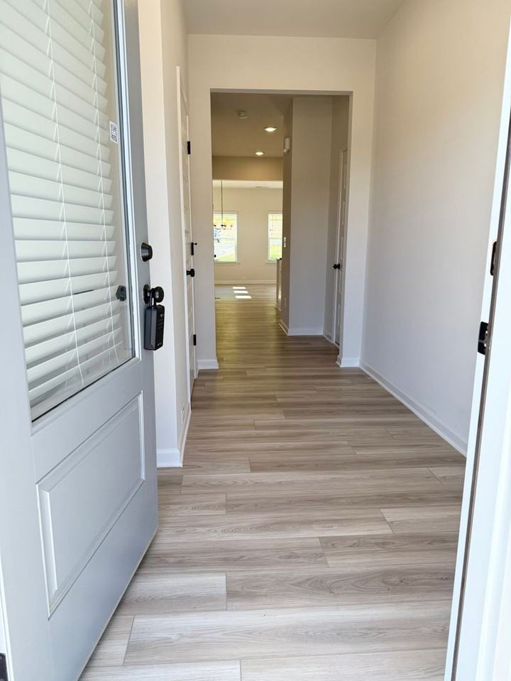 301 Skye Ln - Photo 3 of 17
