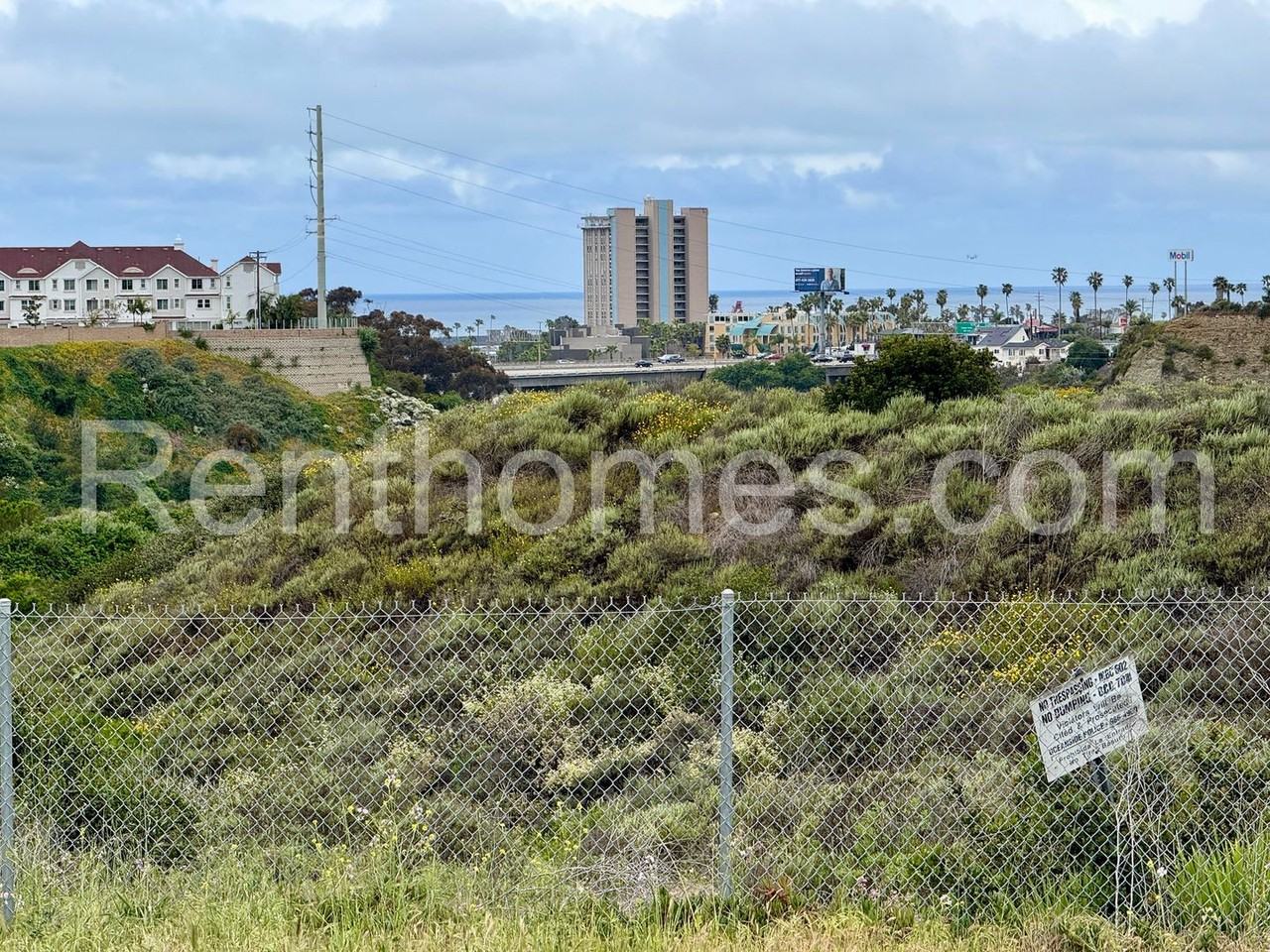 1410 Shoshone St - Photo 3 of 24
