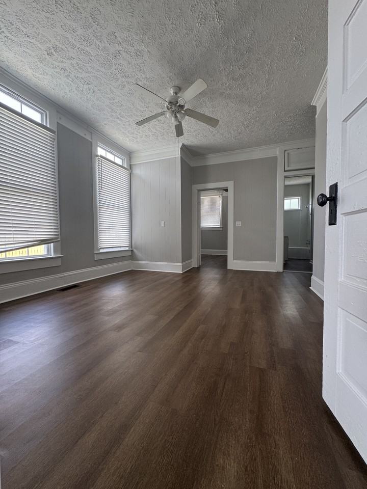 Downie - 406-A Durden St. - Photo 4 of 6