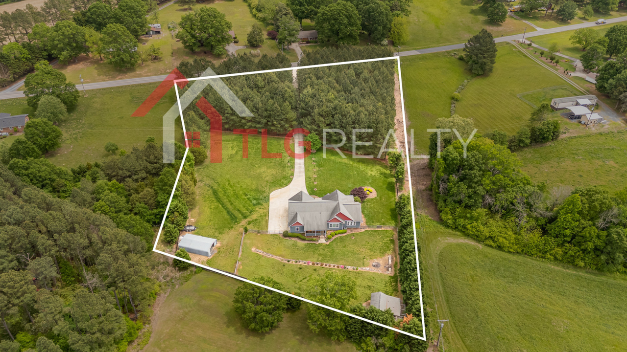 8993 Plank Road - Photo 2 of 34