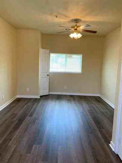 Yellowstone Boulevard 4720 - Photo 3 of 6