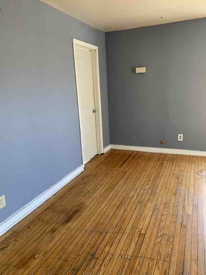306 1/2 E Prospect Terrace - Photo 4 of 11