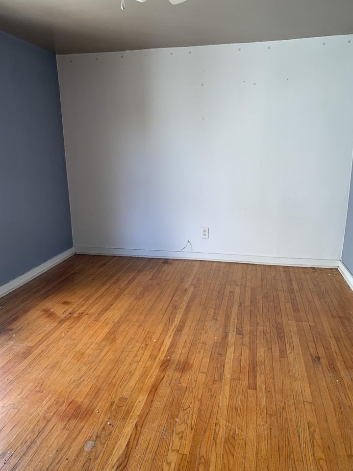 306 1/2 E Prospect Terrace - Photo 5 of 11