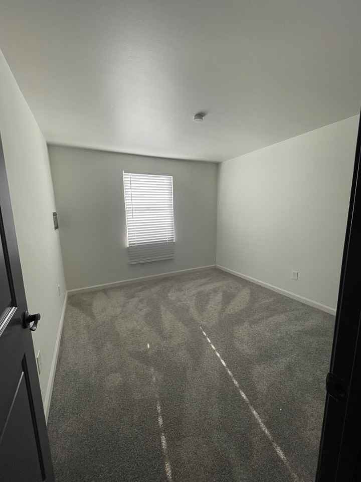 National Road Apartments - Photo 4 of 27