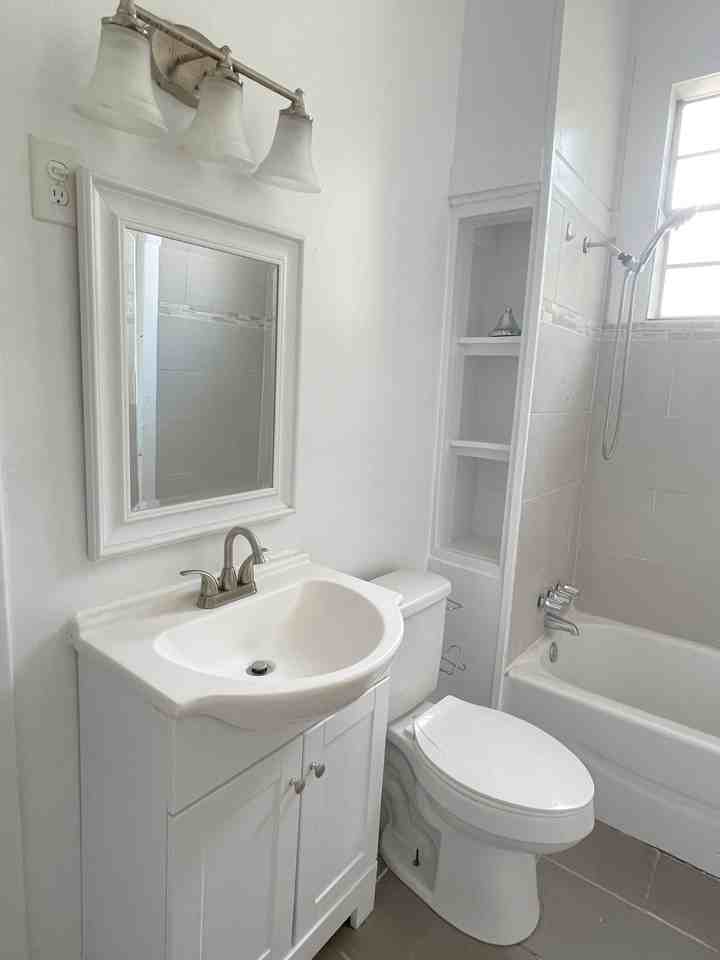 4620 St Charles - Photo 6 of 8