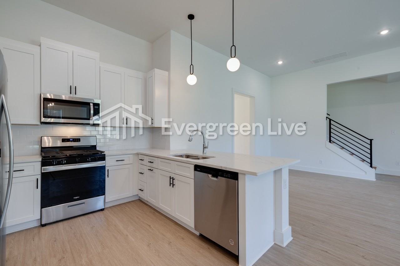 4243 Mcswain Dr - Photo 4 of 28