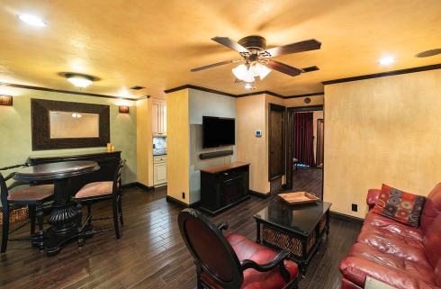 500 East Riverside Drive #2594 - Photo 4 of 11