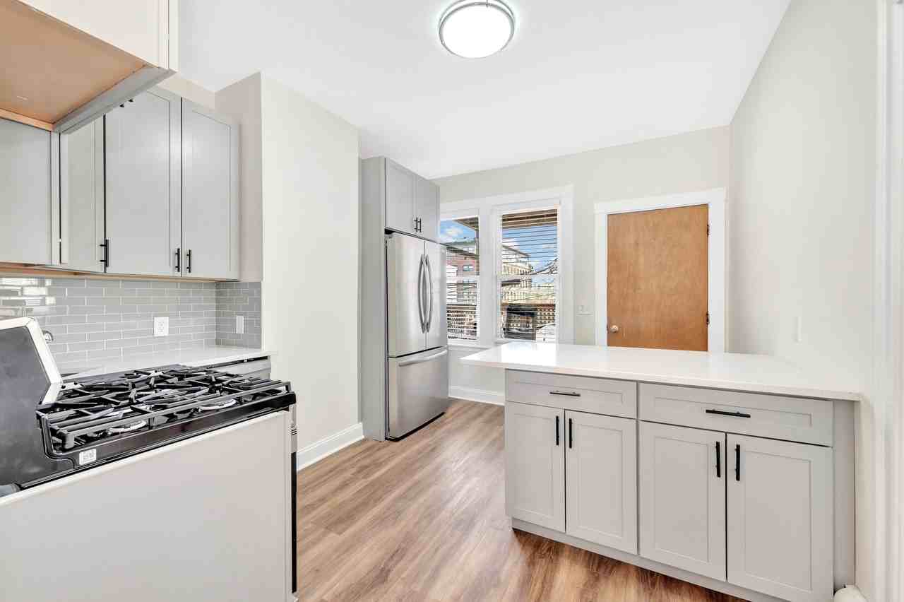 16 1/2 O St #2 - Photo 7 of 19