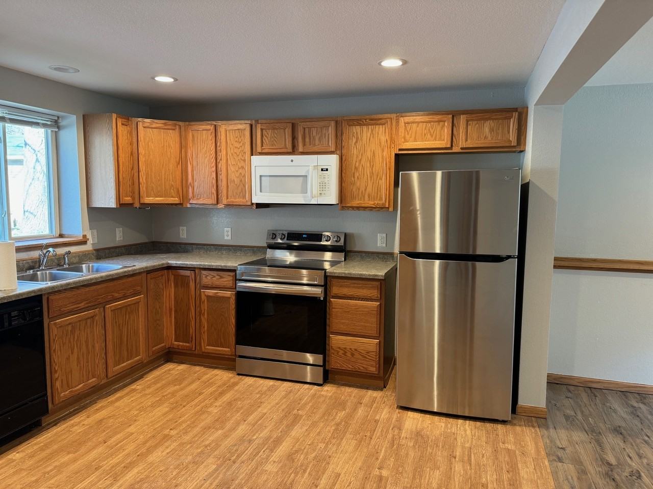 407 Glenwood Ave #1 - Photo 3 of 17
