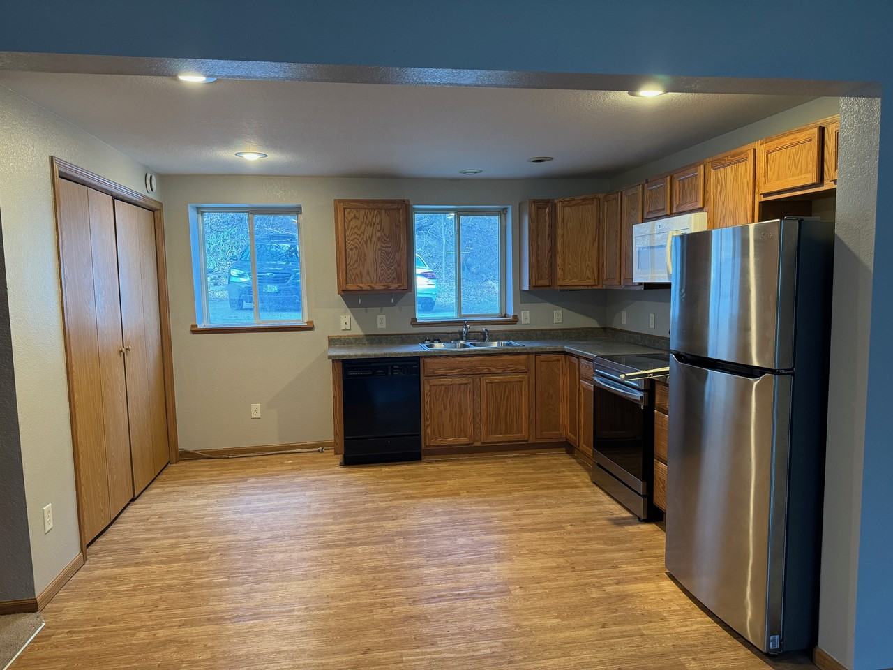 407 Glenwood Ave #1 - Photo 4 of 17