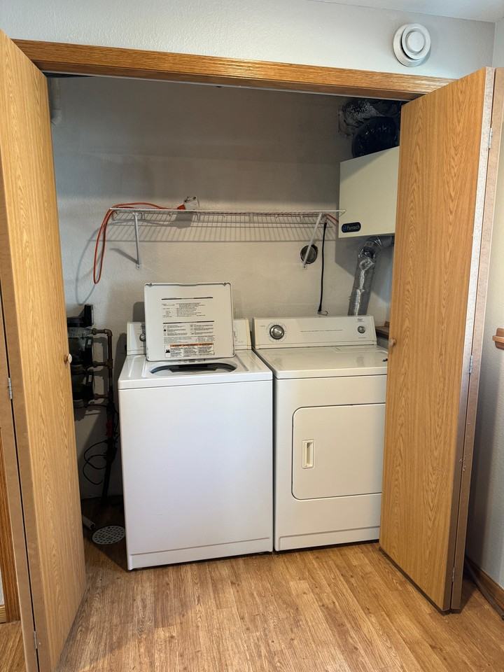 407 Glenwood Ave #1 - Photo 6 of 17