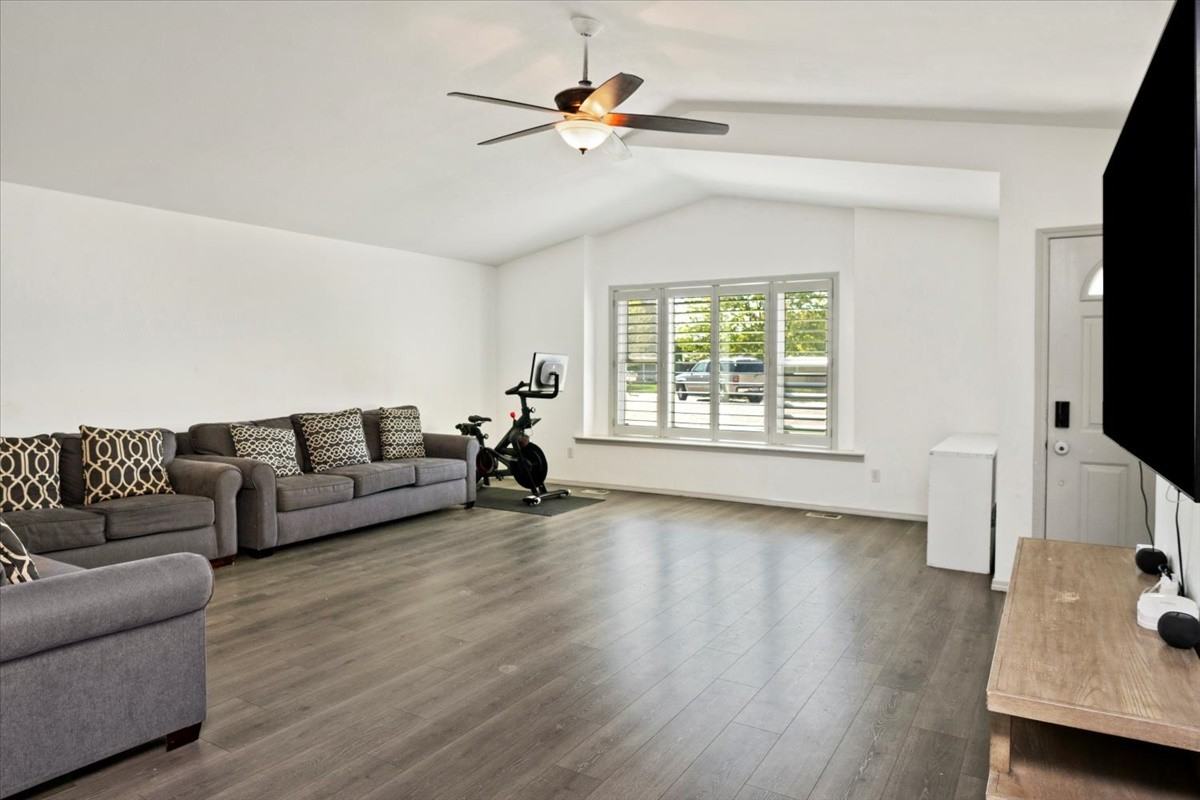 2106 Carey Pl #NA - Photo 4 of 22
