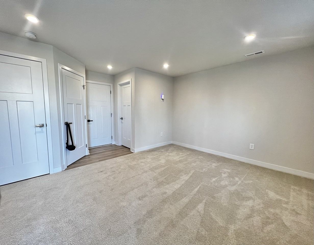 208 Fost Blvd #208 - Photo 2 of 34