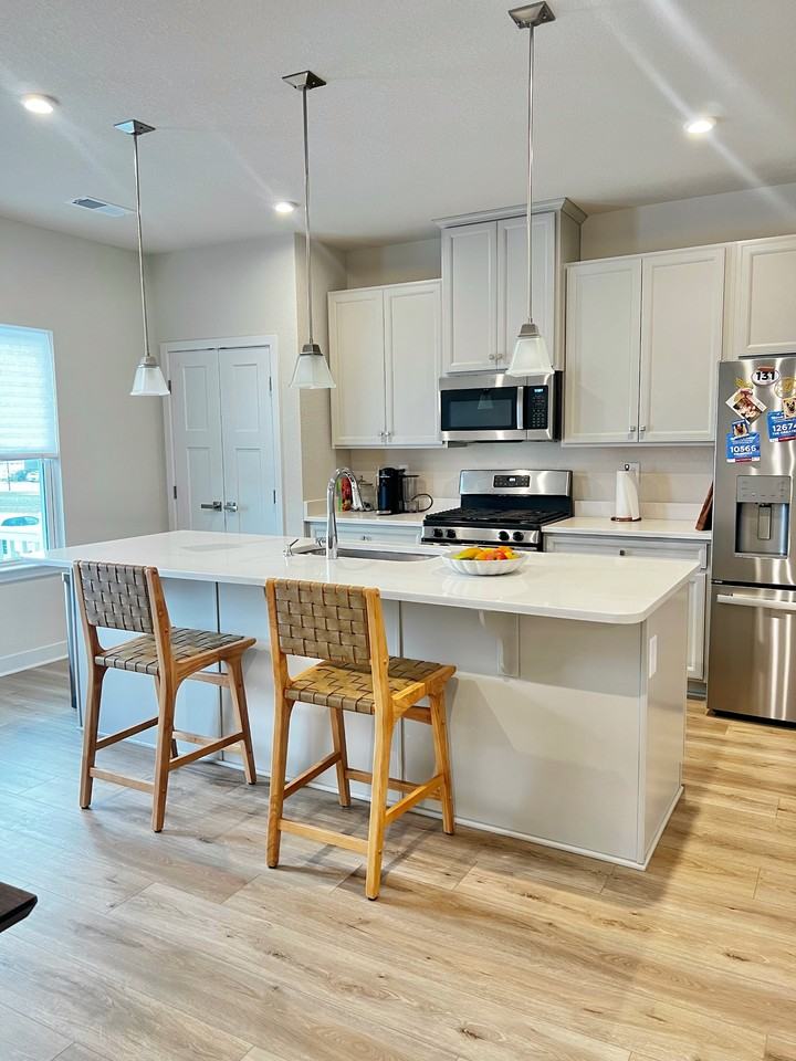 208 Fost Blvd #208 - Photo 4 of 34