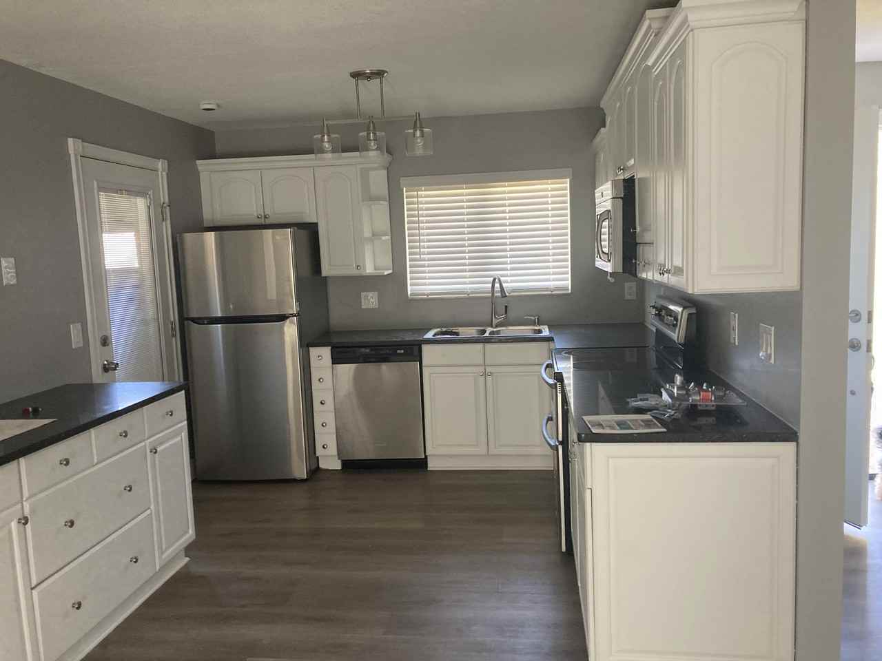 10606 Whitman Cir #NA - Photo 6 of 13