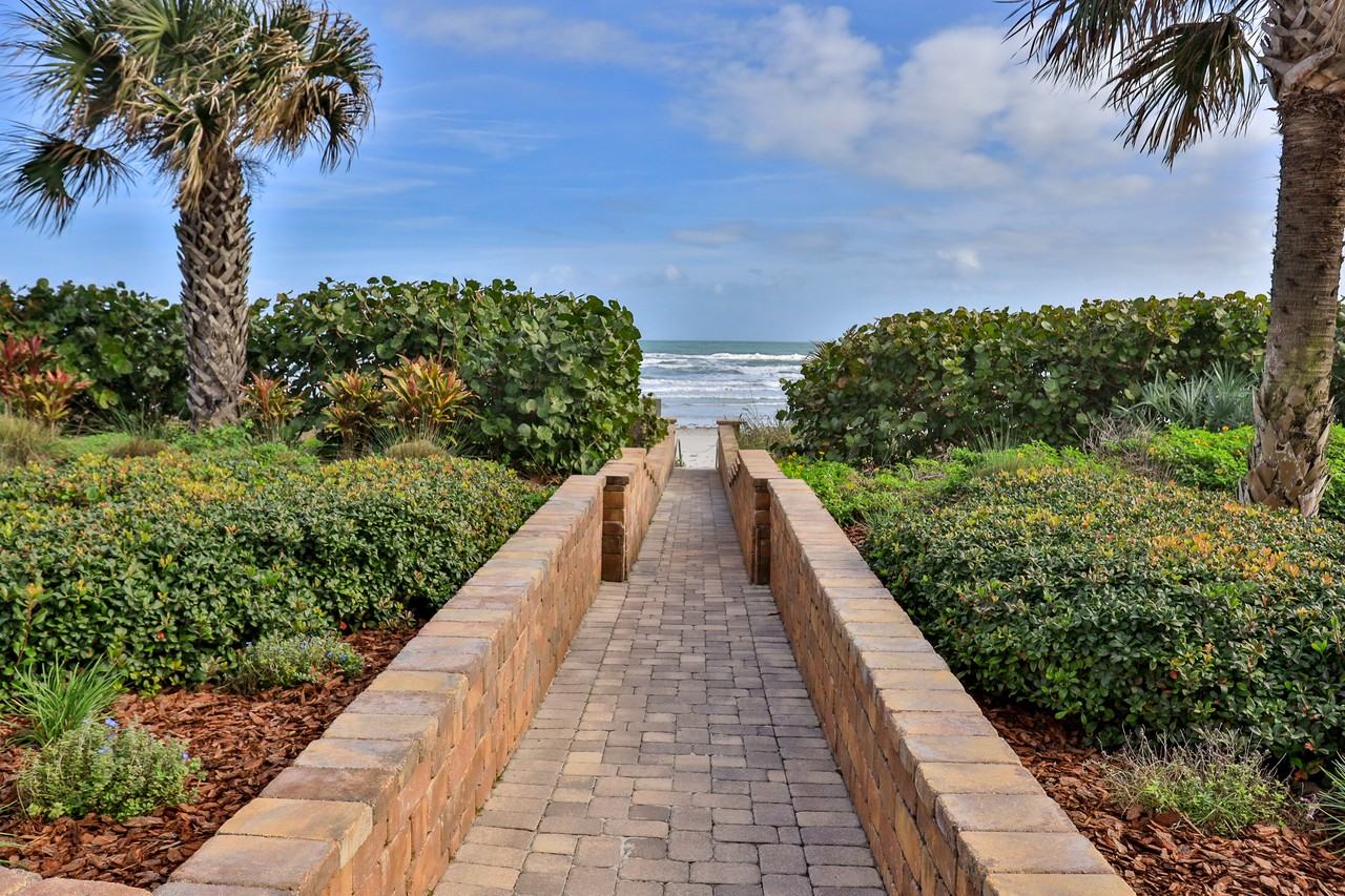 711 S Atlantic Ave #302 - Photo 2 of 17