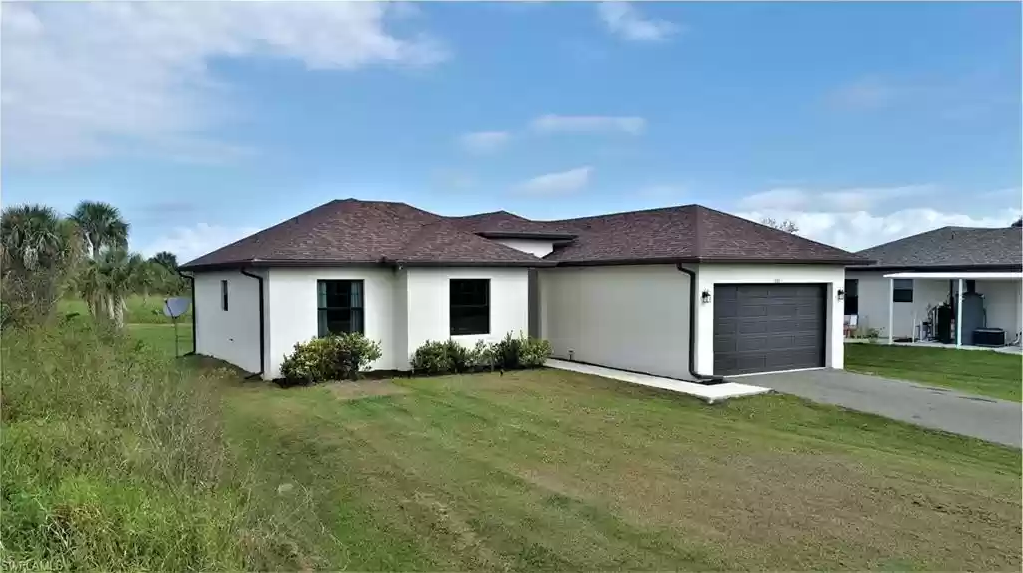 585 41st Ave Nw #NA - Photo 4 of 30