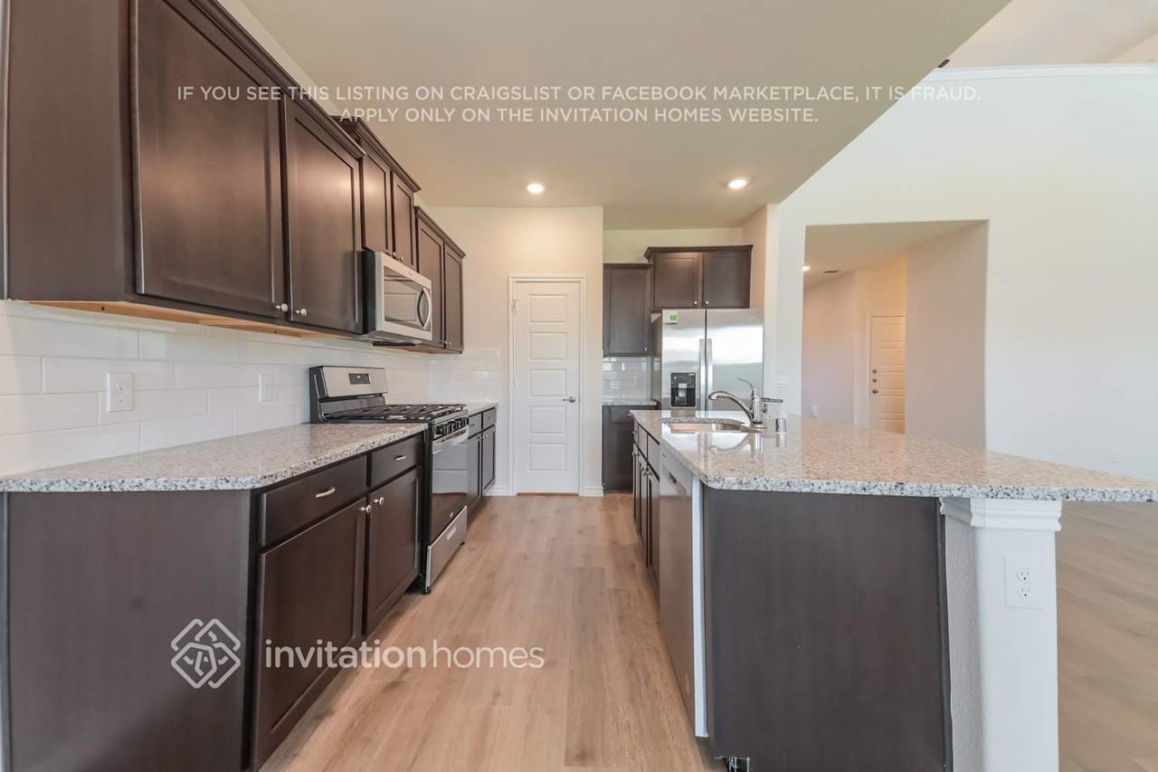 7408 Alfriston Place - Photo 7 of 18