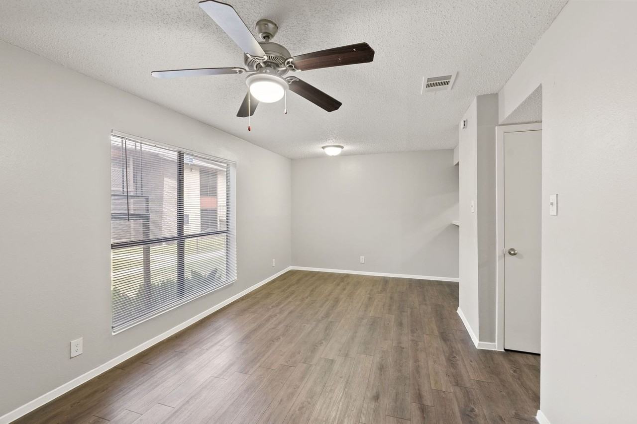 The Cliffs - Photo 3 of 26