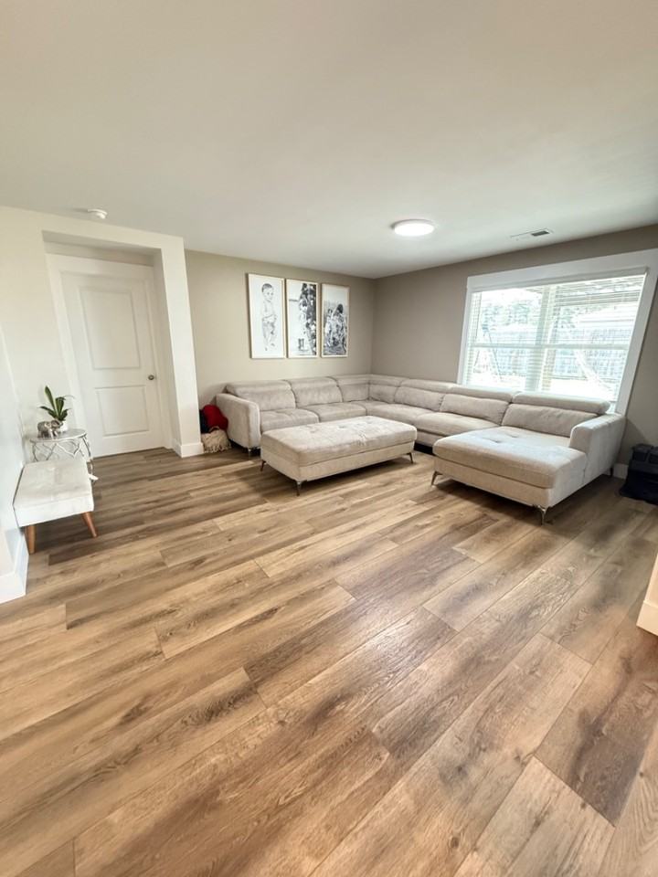 2201 Emerald Ave - Photo 2 of 20