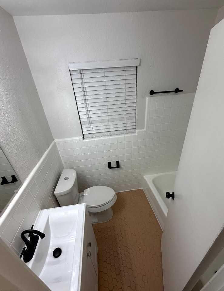 146 Doolittle St - Photo 3 of 8