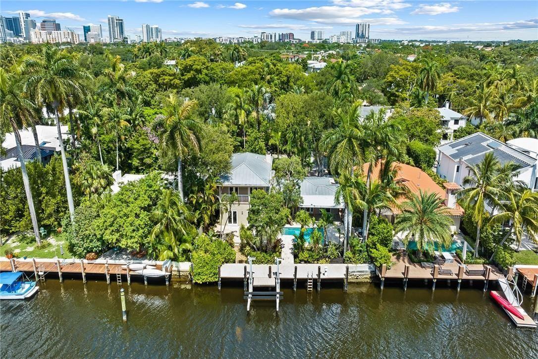 440 Victoria Ter - Photo 3 of 20