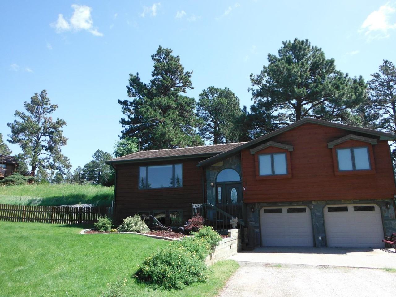 1820 Kings Rd - Photo 3 of 20