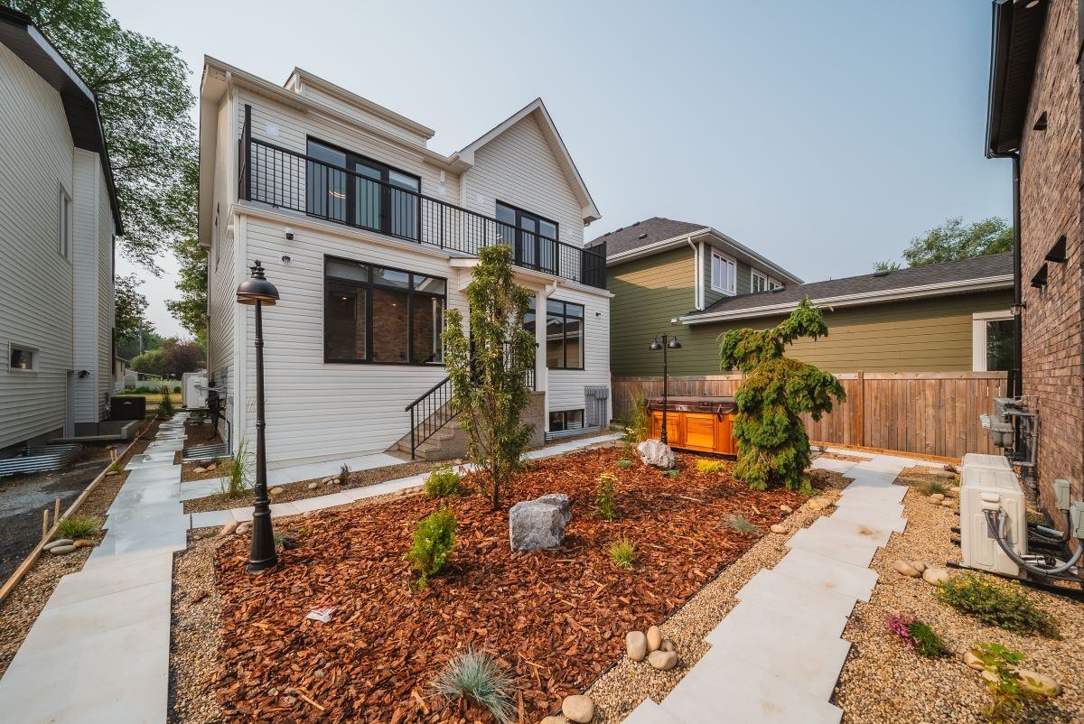 9616 75 Ave Nw #1 - Photo 3 of 28