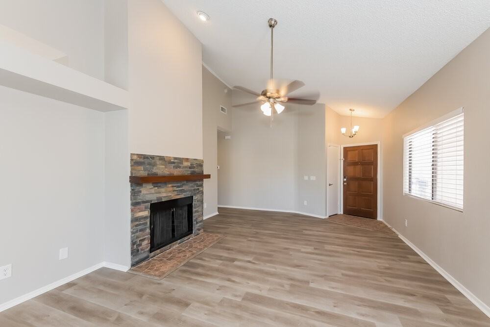 4681 W Harrison St - Photo 4 of 16