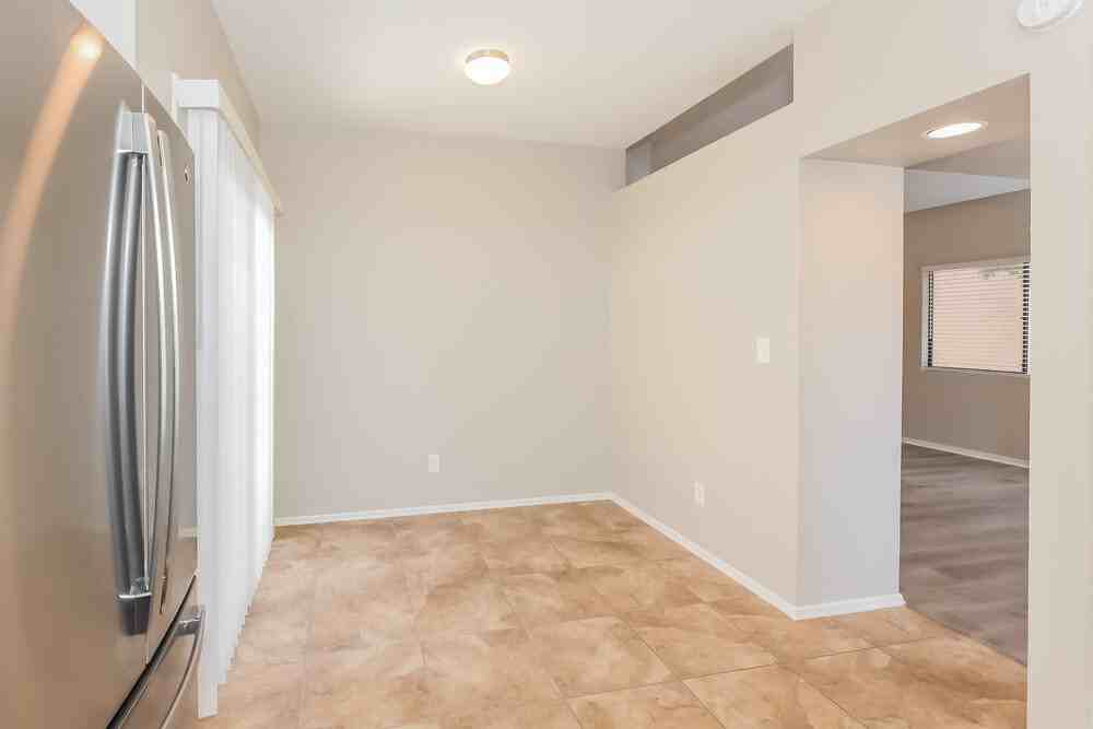 4681 W Harrison St - Photo 6 of 16