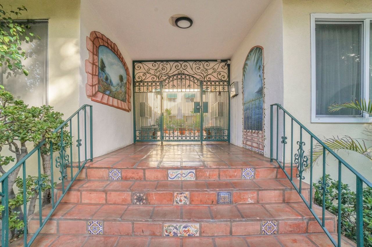 540 Orlando - Photo 3 of 5