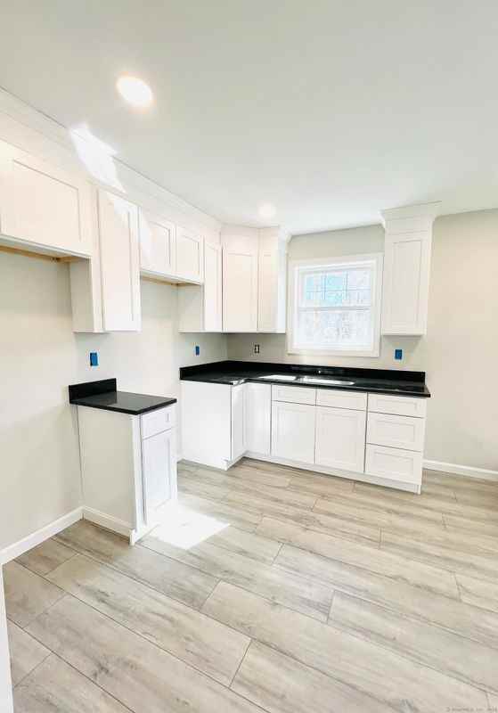 13 Walker St - Photo 3 of 15