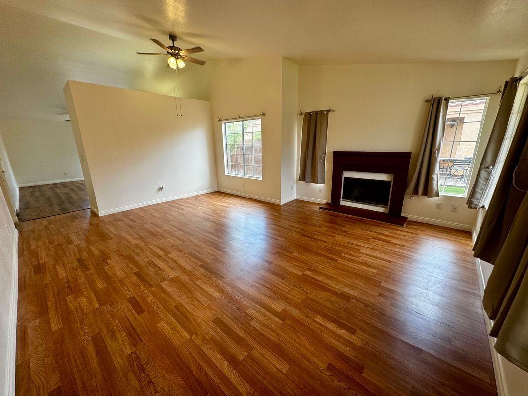 2204 Mark Ave - Photo 3 of 18