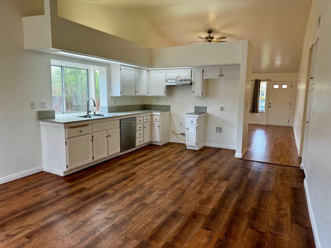 2204 Mark Ave - Photo 6 of 18