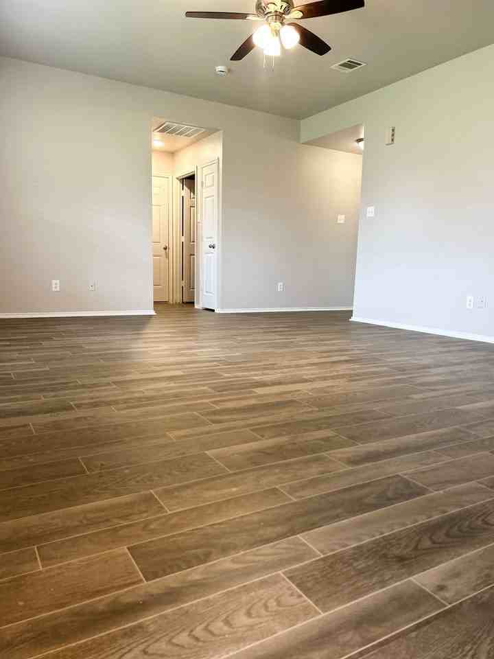 2608 Castle Pines Dr - Photo 2 of 21