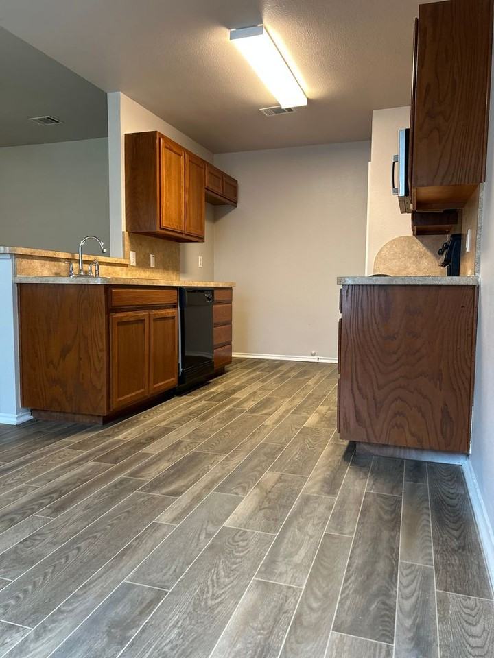 2608 Castle Pines Dr - Photo 6 of 21