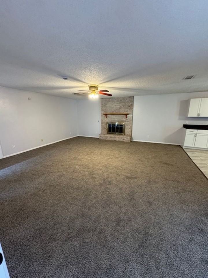 1281 N Willis St - Photo 2 of 24