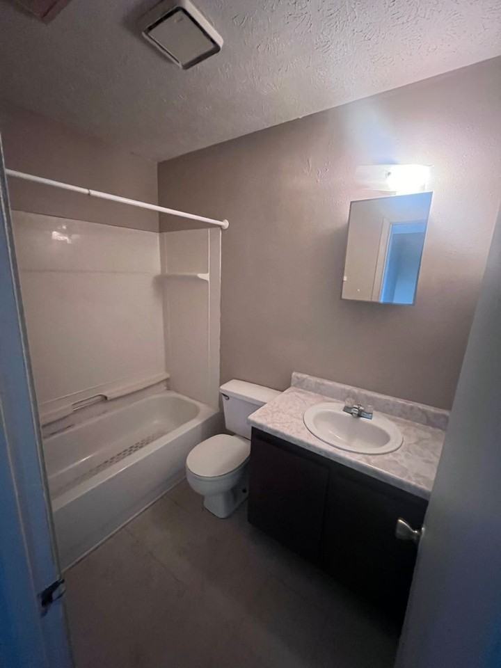 501 N Church St #2 - Photo 6 of 8