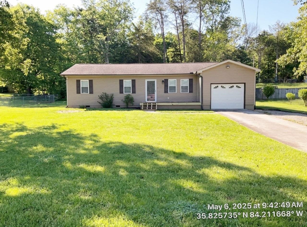 103 Mapletree Ln - Photo 2 of 32